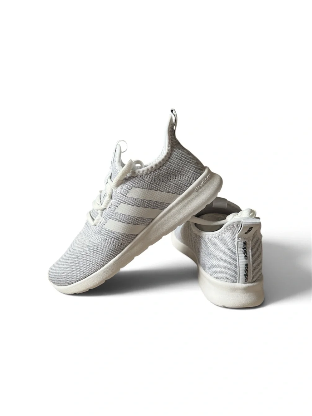 adidas Women’s Lightweight Knit Sneakers in Light Gray/White Size 6 (Kids 5) NWT